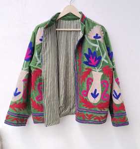 Collection exclusive, veste en velours Suzani faite à la main, design vase à fleurs brodé, tenue de festival pour femmes, veste courte, blazer d'hiver - Product Image 3