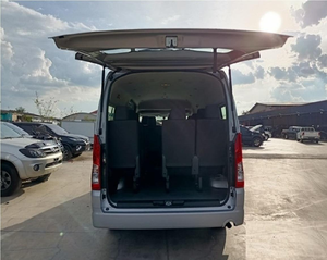 Toyota Hiace Bus 2021 Usada en Buen Estado, 15 Asientos, Techo Alto, 2022 <span class=keywords><strong>2023</strong></span> - Product Image 3