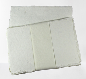 Articles scolaires pour étudiants : Papiers de qualité supérieure en coton, 10 feuilles de papier à lettres A4 + 5 enveloppes, conditionnés en ensemble dans une dossier. - Product Image 4