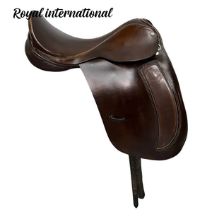 Silla de montar inglesa marrón para doma clásica |   Equipo de Equitación con Asiento Profundo y Soporte para las Rodillas, para Entrenamiento, Competición, Establos y Clubes - Product Image 2