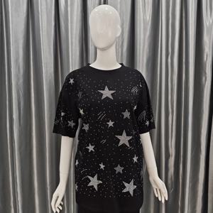 T-shirt ample en maille à manches courtes pour femme grande taille, col en V ajouré - Collection Été 2025 - Product Image 2