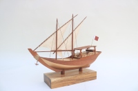 Bateau rapide artisanal modèle Dhow en bois de haute qualité, sculpté, sur pieds, fabrication Gia Nhien, faible MOQ, conception personnalisée Feng