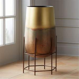 Maceta Moderna de Metal Dorado para Interiores con Soporte Alto de Hierro Negro, Decorativa y de Lujo para Sala de Estar - Product Image 5