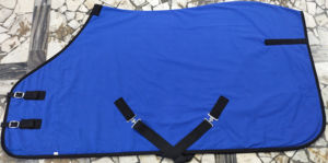 Manta de Lana de Caballo de Alta Calidad Premium con Correa para la Silla de Montar de 90-145 cm, 2 Correas para las Patas, Forma Redonda, para Uso en Doma y Competición - Product Image 5