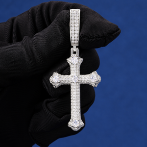 Collar con Colgante de Cruz de Plata 925 con Moissanita para Hombre, Diseño Gótico con Incrustaciones de Piedras Redondas, Joyería Religiosa de Lujo - Product Image 2