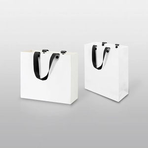 Bolsas de Compra de Papel Kraft Blancas y Negras Clásicas con Logotipo Personalizado, Asas Retorcidas, Laminación Doble Cara, Ecológicas y Ligeras - Product Image 4