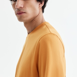 Camiseta de Algodón de 200 GSM con Cuello Redondo, Diseño Personalizado con Impresión a Medida, Estilo Vintage, Corte Regular - Product Image 2