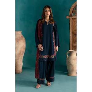 Ensemble haut-bas et Dupatta de créateur avec séquence de broderie Taille de travail XL - Product Image 1