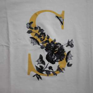 T-shirt en coton épais personnalisé à prix abordable, col rond, manches courtes, qualité supérieure, durable, coupe confortable, fabrication vietnamienne - Product Image 5