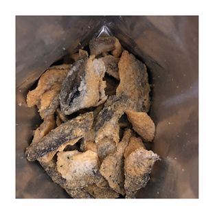ขนมขบเคี้ยวทะเลกรอบ พรีเมียม รสไข่เค็ม แผ่นหนังปลา - Product Image 2