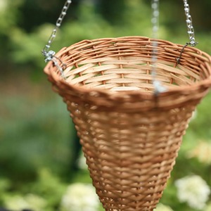 Panier suspendu en rotin naturel en forme de cône, parfait pour la présentation de pots de fleurs, décoration de plantes intérieures et extérieures, tissé à la main en Inde - Product Image 4