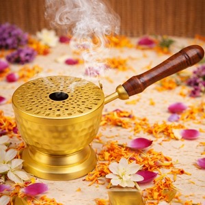 Quemador de Metal Hecho a Mano con Mango de Madera, Porta Incienso Árabe para Regalo de Ramadán y Eid, Estilo Tradicional, Uso Religioso - Product Image 4