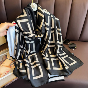 Écharpe carrée 100% soie pour femmes, motif imprimé, accessoire de mode multifonctionnel, toutes saisons - Product Image 6