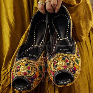 Venta al por Mayor de Calzado Khussa para Mujer, Diseño Moderno Estampado, Antideslizante, Alta Calidad, Precio Bajo en Línea - Product Image 3