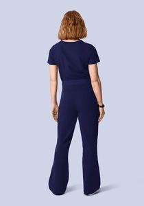 Conjunto de uniforme médico azul marino para mujer, de poliéster y rayón, con top de punto con cuello en V y pantalones con cordón, sin costuras, apto para detección de agujas - Product Image 2