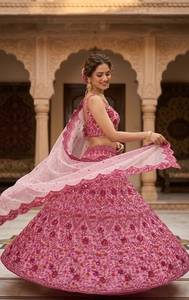 Lehenga Choli Tradicional Étnico Indio de Diseño con Lentejuelas y Bordados, Hecho con Materiales Reciclados para Vestido de Boda, Ropa para Mujer - Product Image 3