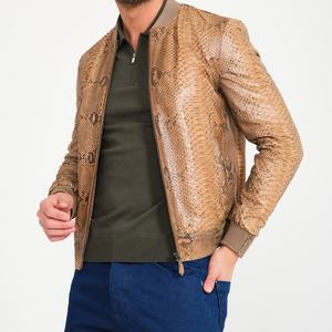 Chaqueta Bomber de cuero marrón para hombre, de piel de vaca, con estampado de pitón en relieve - Product Image 5