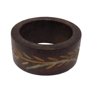 Porte-anneau de serviette en bois gravé de feuille directe d'usine pour la décoration de table de café et de fête d'hôtel pour les fêtes - Product Image 1