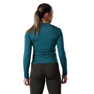 Camiseta larga de entrenamiento para mujer, top deportivo de tela suave diseñado para entrenamiento en el gimnasio, correr, sesiones de yoga y uso informal - Product Image 3
