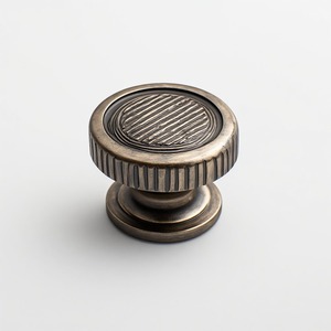 Pomo de Puerta Redondo de Metal de Primera Calidad, Diseñado para Puertas Interiores Elegantes, con Construcción Duradera y Funcionamiento Suave Diario - Product Image 5