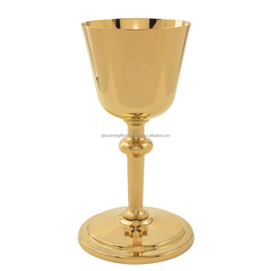 Hoja de latón hecha a mano Cáliz de iglesia con acabado pulido brillante Forma redonda Diseño único con incrustaciones de cuentas en vapor para beber - Product Image 3