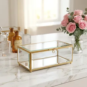 Boîte à bijoux en verre biseauté avec cadre en laiton, base miroir, organisateur de rangement pour bagues, colliers, accessoires, cosmétiques - Product Image 4