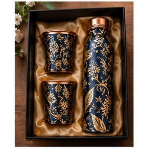 Bouteille d'eau en cuivre artisanale à motif floral de cerisier et d'oiseaux, avec deux tasses, ensemble de vaisselle portable, design floral rose, pour usage domestique - Product Image 6