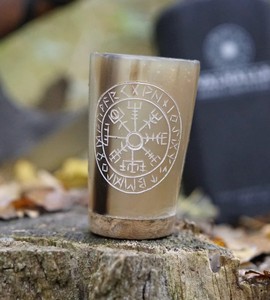 Copa de Cuerno Vikinga Grabada y Pulida, Hecha a Mano con Cuerno Natural de Búfalo, Taza de Cerveza Medieval con Logotipo Personalizado, Tamaño Mediano - Product Image 2