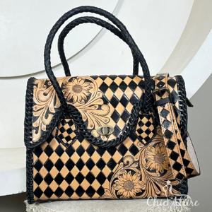 กระเป๋าโท้ทหนังลายตารางสไตล์หรูหราประณีตประดับลายสลักมือสำหรับผู้หญิง ปี 2026 พร้อมสายสะพายปรับได้ เหมาะสำหรับการเดินทางและเป็นของขวัญ - Product Image 1