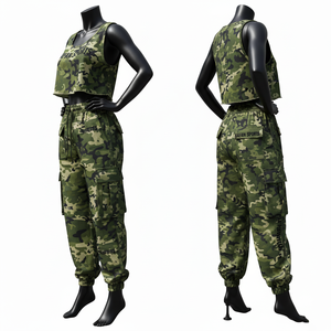 Conjunto de top corto y pantalones cargo de poliéster y spandex premium de 220 GSM con estampado de camuflaje y logotipo personalizado para mujer - Product Image 5