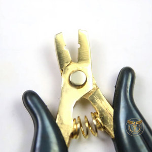 Pinzas de Acero Inoxidable Ligeras Doradas para Extensiones de Cabello con Empuñadura Roja, Herramienta Profesional de Salón para Micro Anillos y Nano Anillos - Product Image 5