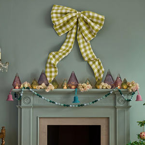 Trio de cloches de Noël décoratives en rotin assorties, exclusivité importateur, avec artisanat tissé pastel - Product Image 2