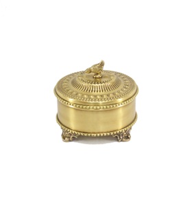 Elegante Recipiente Metálico Acanalado para Frutos Secos con Acabado de Lujo para Servir y Almacenar Productos Gourmet - Product Image 3