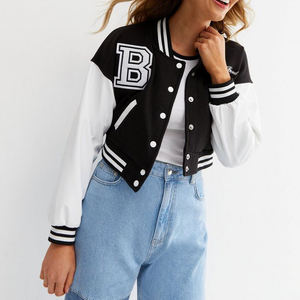 Veste varsity pour femme, coupe moderne, matériaux respirants, coupe décontractée confortable et couleur personnalisable. - Product Image 1