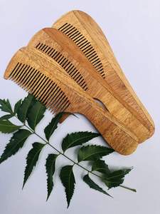 Peine de madera de Neem hecho a mano, herramienta natural para el cuidado del cabello, anticaspa y antiestática, ecológica, ligera y reutilizable - Product Image 4