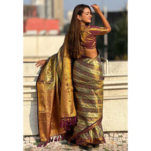 ผ้าไหมซารีทอมือลายดั้งเดิม Dharmavaram Leheriya ของ Elite Weaves ประดับด้วยดิ้นทอง  ชุดราตรีสีไวน์สุดหรู - Product Image 2