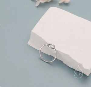 แหวนวงกลมเปิดทำจากเงินสเตอร์ลิง แหวนมินิมอลทรงเรขาคณิต แหวนวงกลมสีเงิน แหวนเงินแท้ - Product Image 2