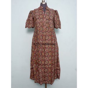 Vestido midi floral de algodón 100% ecológico para mujer, estilo Kangura, cuello en V, manga corta, decoración con botones, lavable. - Product Image 3