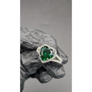 Anillo de Compromiso de Plata con Halo de Esmeralda Verde y Moissanita en Forma de Corazón, Diseño Especial para el Día de la Madre, Chapado en Oro de 14K con Diamantes - Product Image 1