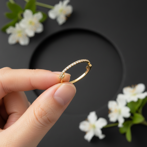 แหวนแต่งงานครึ่งวงประดับเพชรคิวบิกเซอร์โคเนียหรูหรา เงินแท้ 925 แบบซ้อนได้ สำหรับงานหมั้นและวันครบรอบ - Product Image 4