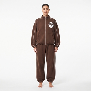 Ensemble de survêtement personnalisé pour femme en molleton de coton avec sweat à capuche zippé et pantalon assorti - Product Image 5