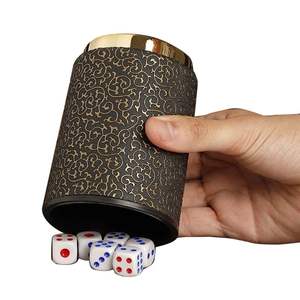 Gobelet à dés double en cuir PU de luxe classique moulé à la main de haute qualité avec logo personnalisé pour les jeux - Product Image 2