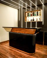 Comptoir de bar de luxe sur mesure 8x2 pieds avec plan de travail en pierre, mobilier de bar haut de gamme à hauteur réglable, 5+ compartiments pour salon