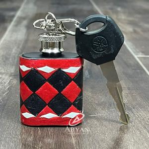 Porte-clés mini flacon à liqueur en cuir fait main 2026, nouveau design à carreaux, en cuir véritable, accessoire promotionnel pour l'Expo de Mars - Product Image 1