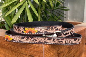 สายจูงสุนัขหนังวัวสำหรับฝึกสุนัขทำมือเชือกหนังลายดอกไม้สุดหรูสายจูงสุนัขขนาดกลางขนาดใหญ่สำหรับจูงสุนัขเดินเล่น - Product Image 2