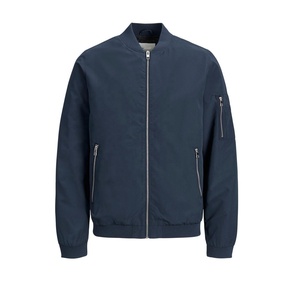 เสื้อแจ็คเก็ตบอมเบอร์ผู้ชายแบบกำหนดเอง น้ำหนักเบา กันลม แห้งเร็ว ระบายอากาศได้ดี ผลิตจากโพลีเอสเตอร์ 100% คอตั้ง ซิป ผ้าแคนวาส - Product Image 5