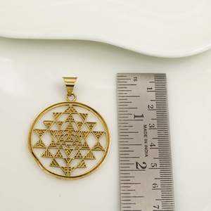 จี้รูปเรขาคณิตศรี Yantra ชุบทองจี้เสน่ห์ unisex เครื่องประดับทางศาสนาสร้อยคอโลหะผสม - Product Image 2