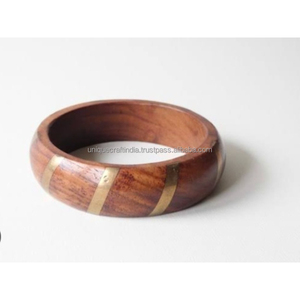 Bracelets en bois de manguier de qualité supérieure, faits à la main, motifs naturels sculptés linéaires, accessoires élégants pour femmes, bijoux artisanaux. - Product Image 4