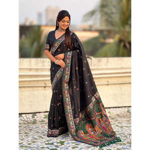 Sari de Seda Baluchari Negro con Bordado Zari, Elegante Vestido de Novia - Product Image 1
