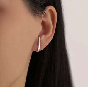 Boucle d'oreille minimaliste en argent sterling pour lobe d'oreille, style simple, en argent ou en or - Product Image 1